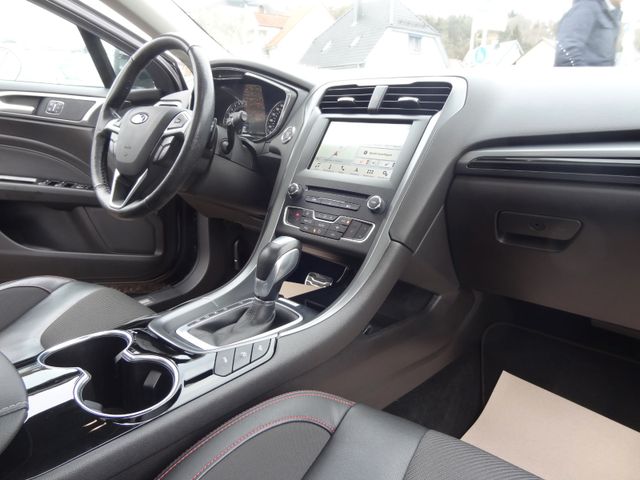 Fahrzeugabbildung Ford Mondeo Lim. ST-Line/LED/Leder/Pano/Navi/67.500km