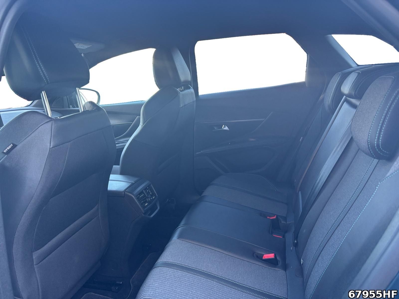 Fahrzeugabbildung Peugeot 3008 Allure +SHZ+CARPLAY+KEYLESS+180KMERA
