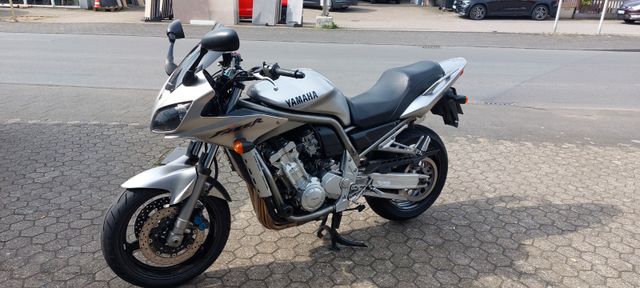 Yamaha FZS 1000  1. Hand  inkl Zahnriemen/ Bos u.v.m