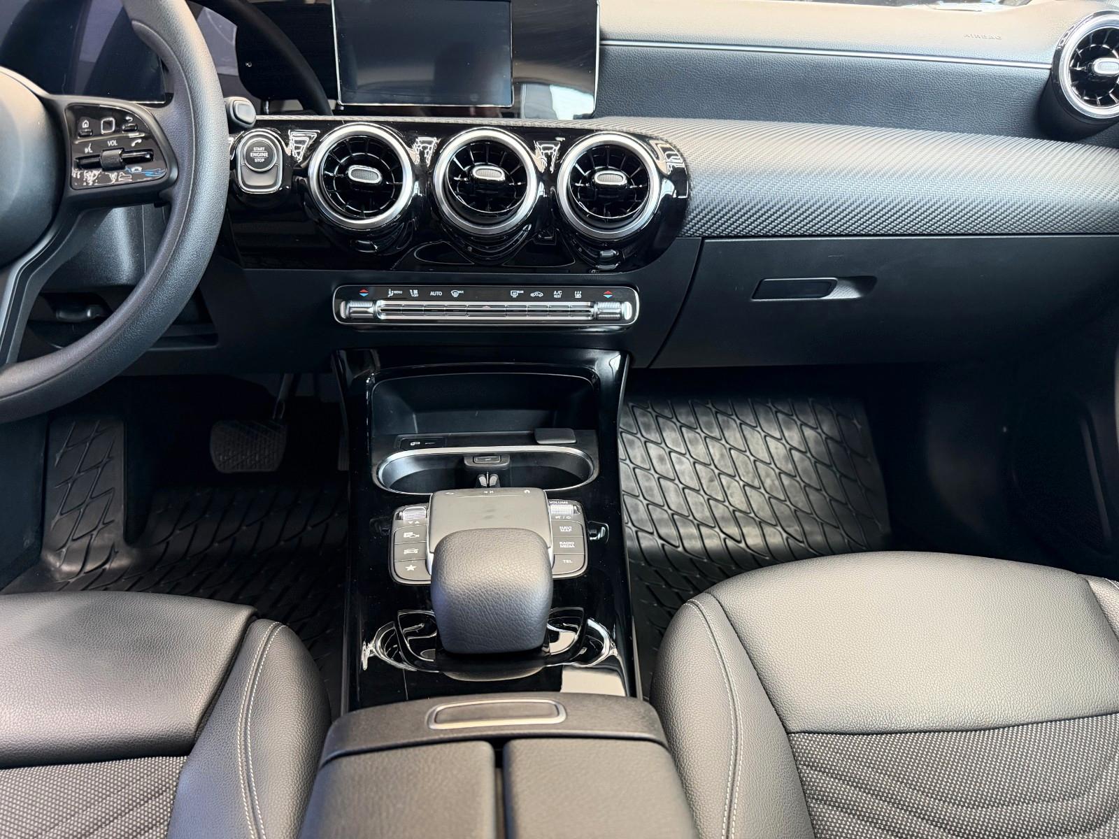 Mercedes-Benz A250e8G-DCT Style+Navi+LED+Rfkm.+MBUX-Paket