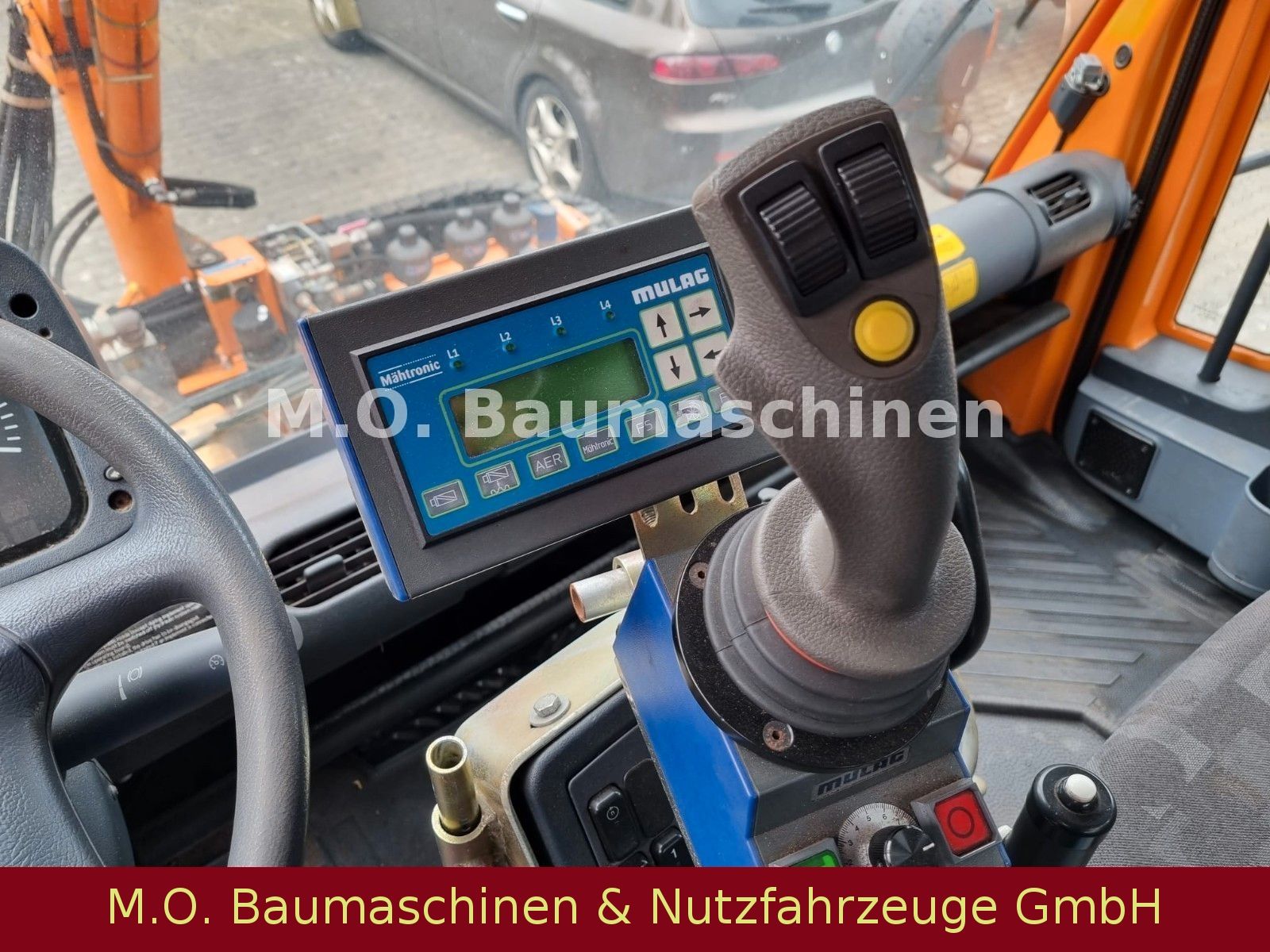 Fahrzeugabbildung Unimog U 300 Plus / Mulag  / Mähgerät / Schere / Bürste