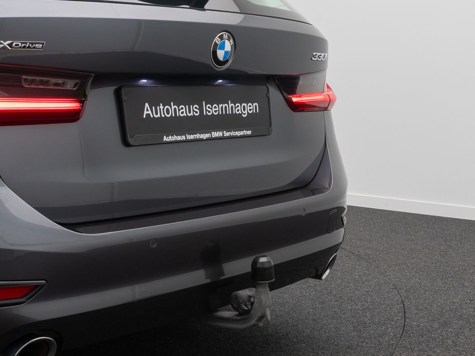 Fahrzeugabbildung BMW 330i xD Alarm AHK DAB Panorama Individual Sport