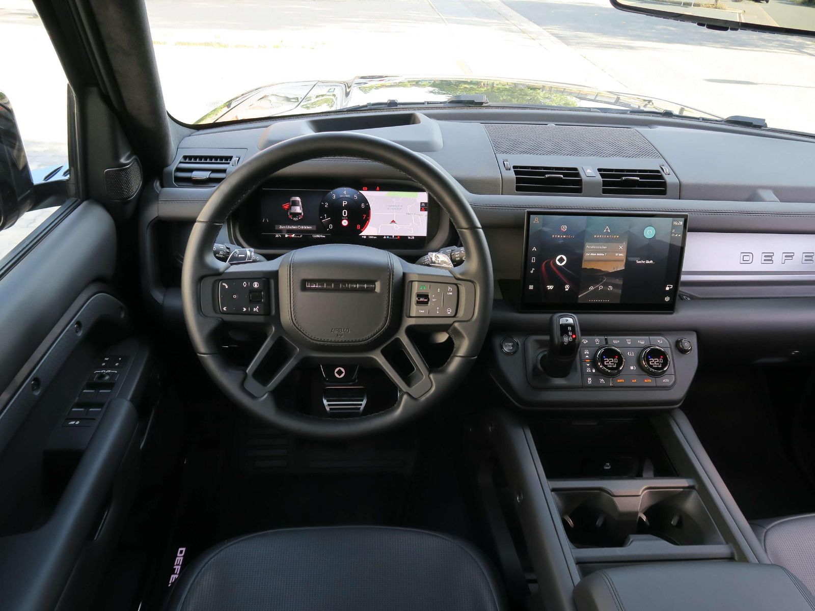 Land Rover Defender 110 P635 OCTA 1.Hd.*Leder schwarz*22' foto 3