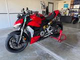 Ducati Streetfighter V2 - inkl. Zubehör + Reifen neu  - DUCATI ST2