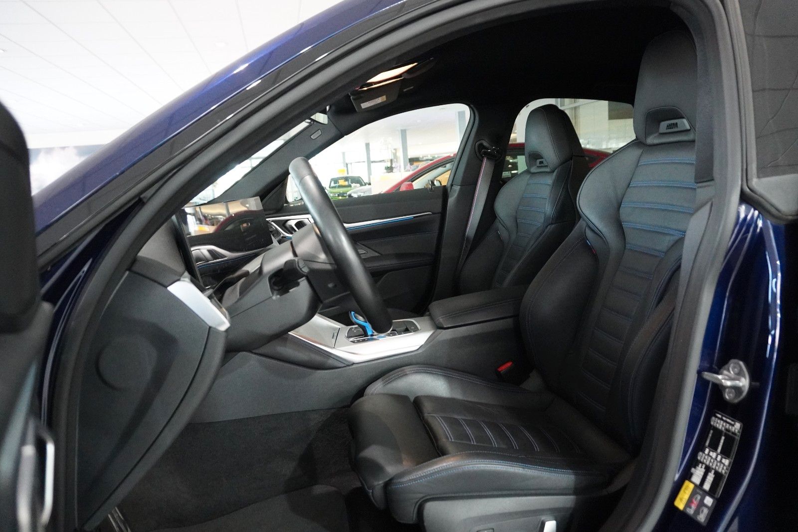 Fahrzeugabbildung BMW i4 Gran Coupe 40 eDrive M-SPORT NAVI/LED/360°/SH