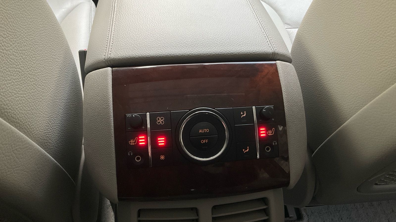 Fahrzeugabbildung Mercedes-Benz R 500 V8 L 4Matic Aut 6-Sitze Leder Memory Pano