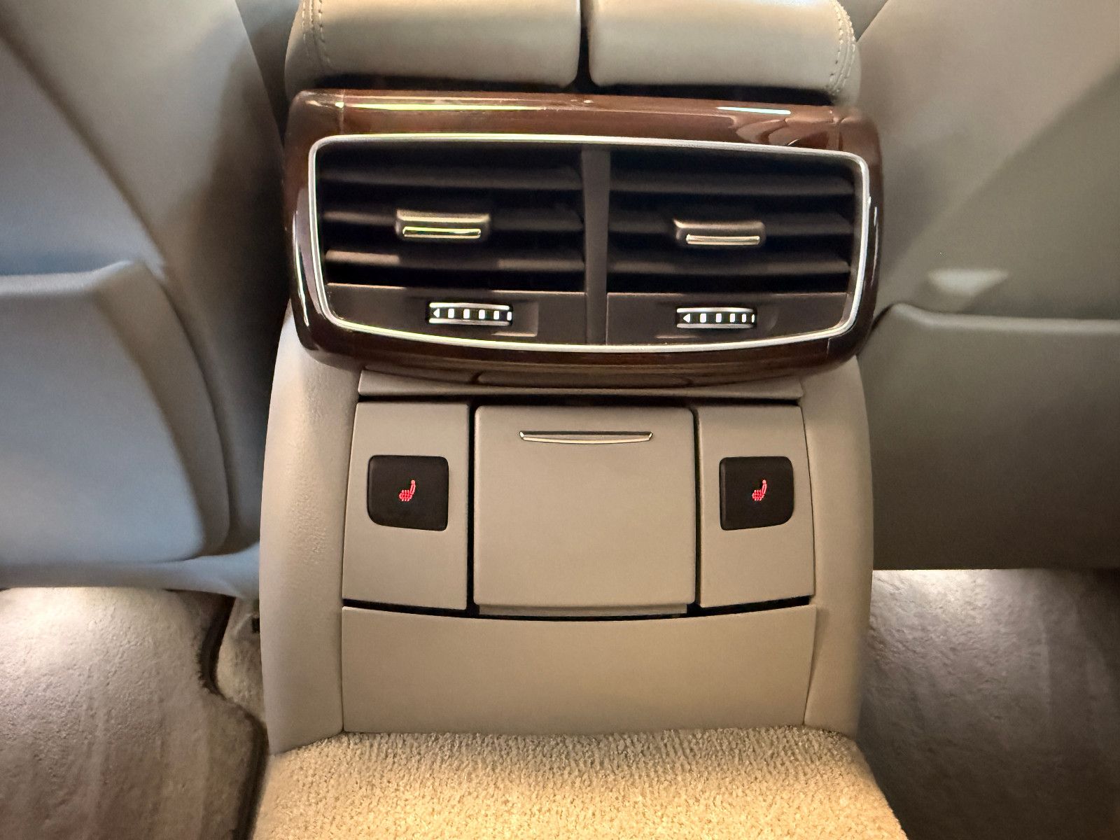 Fahrzeugabbildung Audi A8 4.2 TDI quattro/SCHIEBEDACH/LED/ACC/FACELIFT