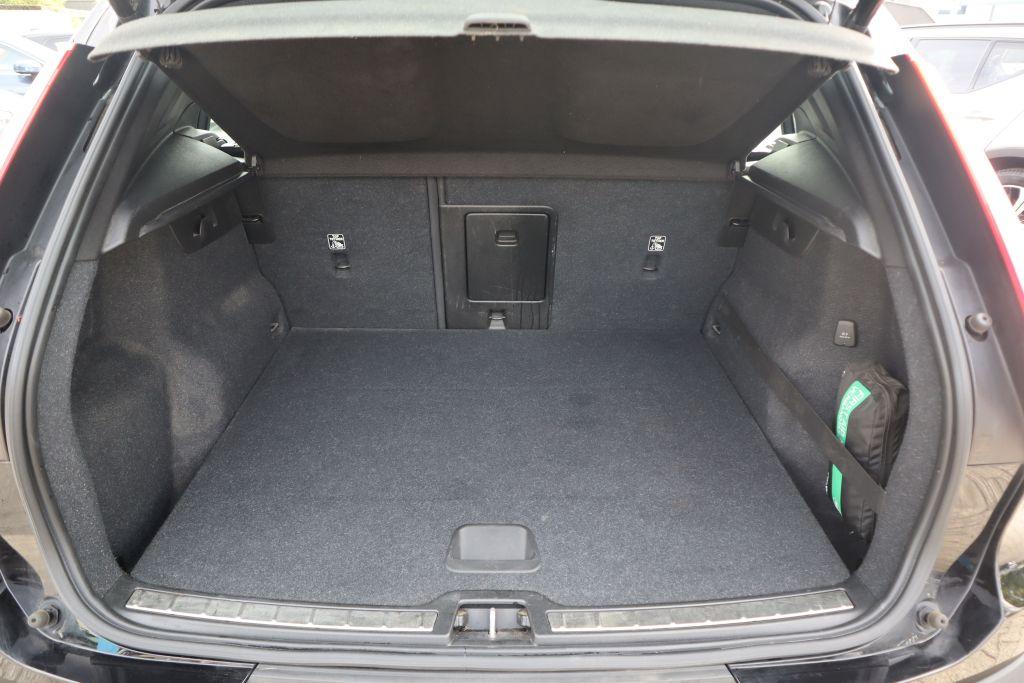 Volvo XC40 T4 AWD Geartronic R-Design|NAVI|R-CAM|BLIS|