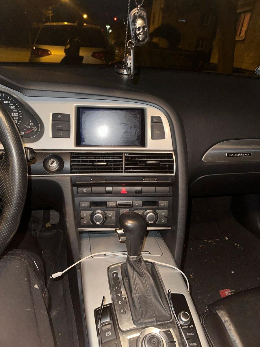 Audi A6 2009 — photo 8