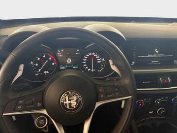 Alfa-Romeo Stelvio - 6