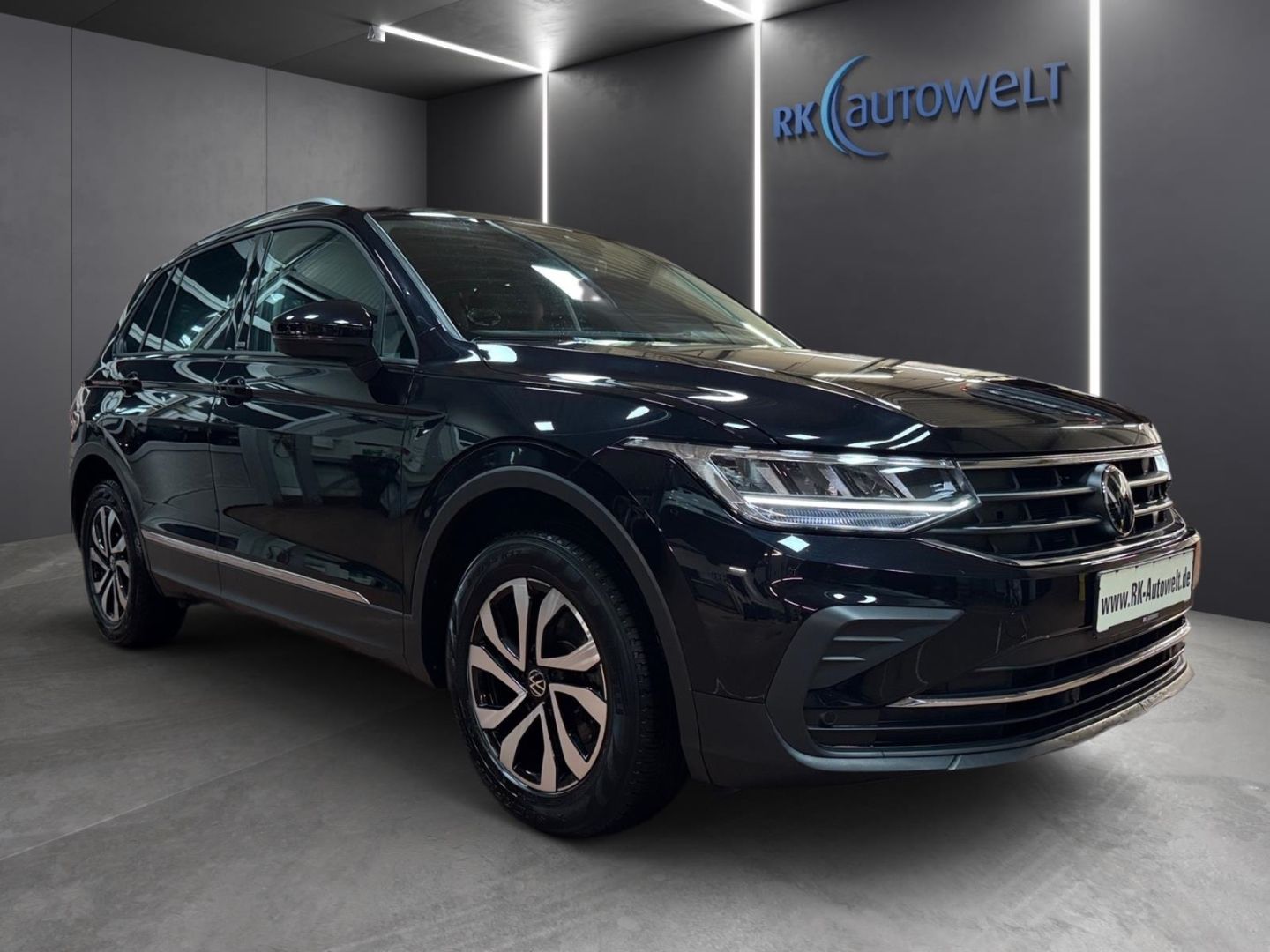 Volkswagen Tiguan Active 1.5 TSI DSG LED Navi Climatronic A foto 2