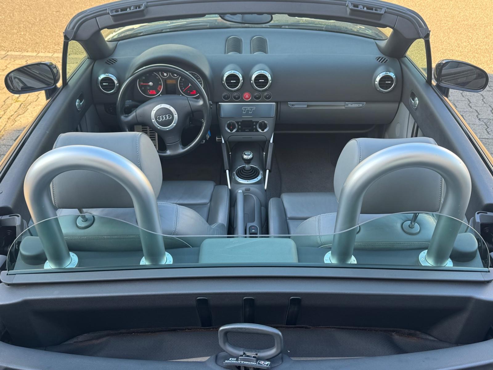 Audi TT Roadster 1.8T quattro 132 kW | S-line