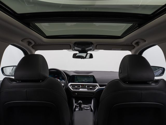 Foto Nummer 31: BMW 330e