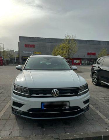 Volkswagen Tiguan 2.0 TDI Highline DSG LED...