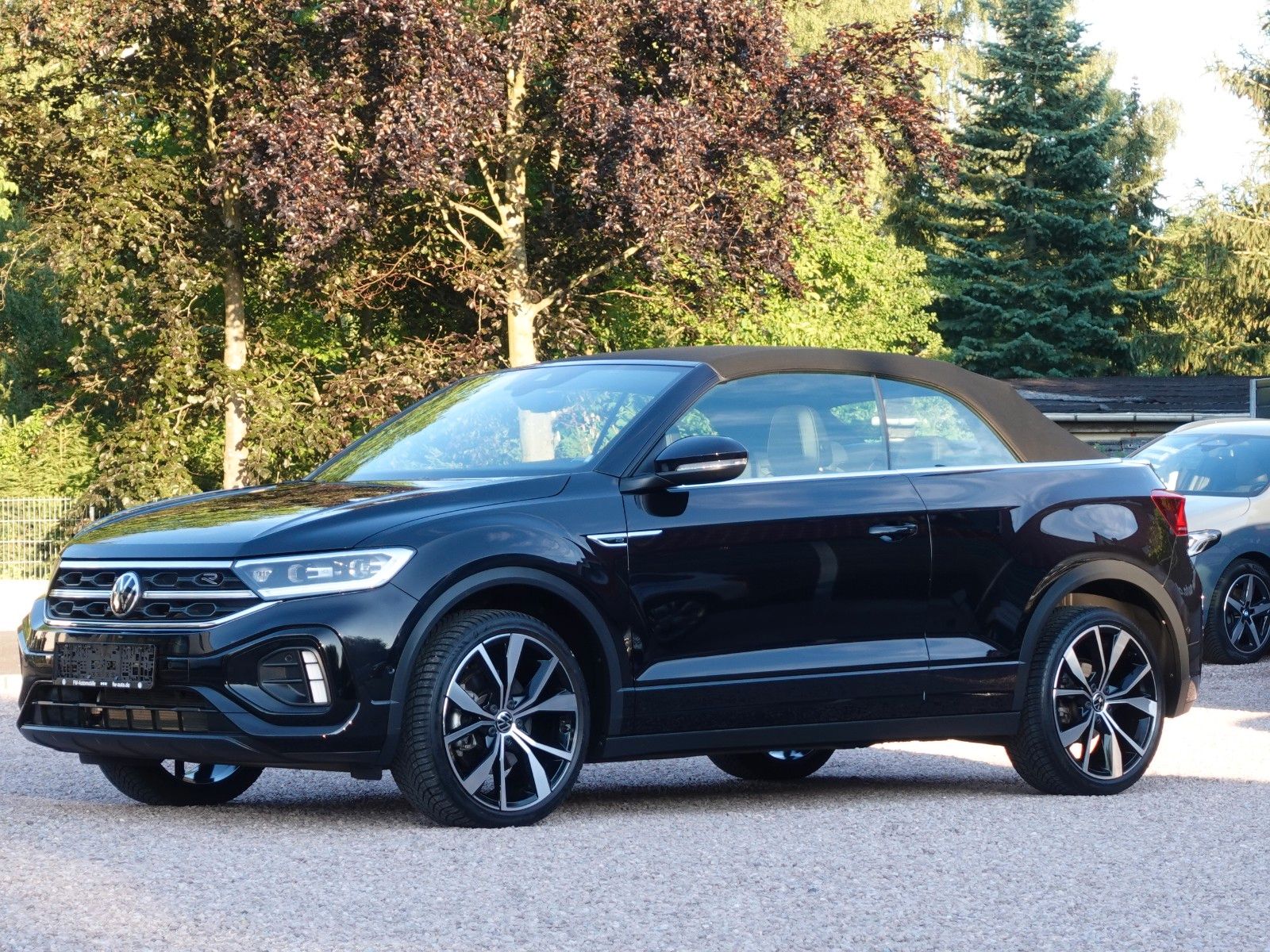 Fahrzeugabbildung Volkswagen T-Roc Cabriolet 1.5 TSI DSG R-Line AHK/Matrix/