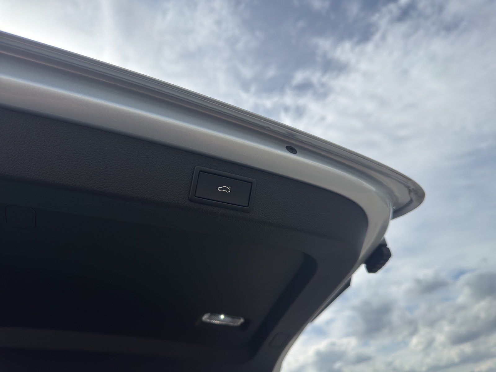 Fahrzeugabbildung SKODA Superb Combi 2.0 TDI L&K 4x4/AHK/ACC/ST-HZG/
