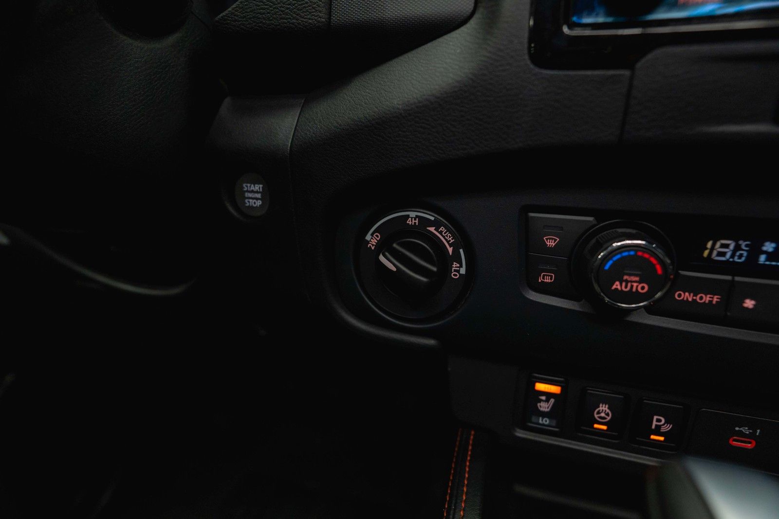 Fahrzeugabbildung Nissan Frontier 3.8 V6 4x4 PRO-4X Offroad *Pano*ACC*LED