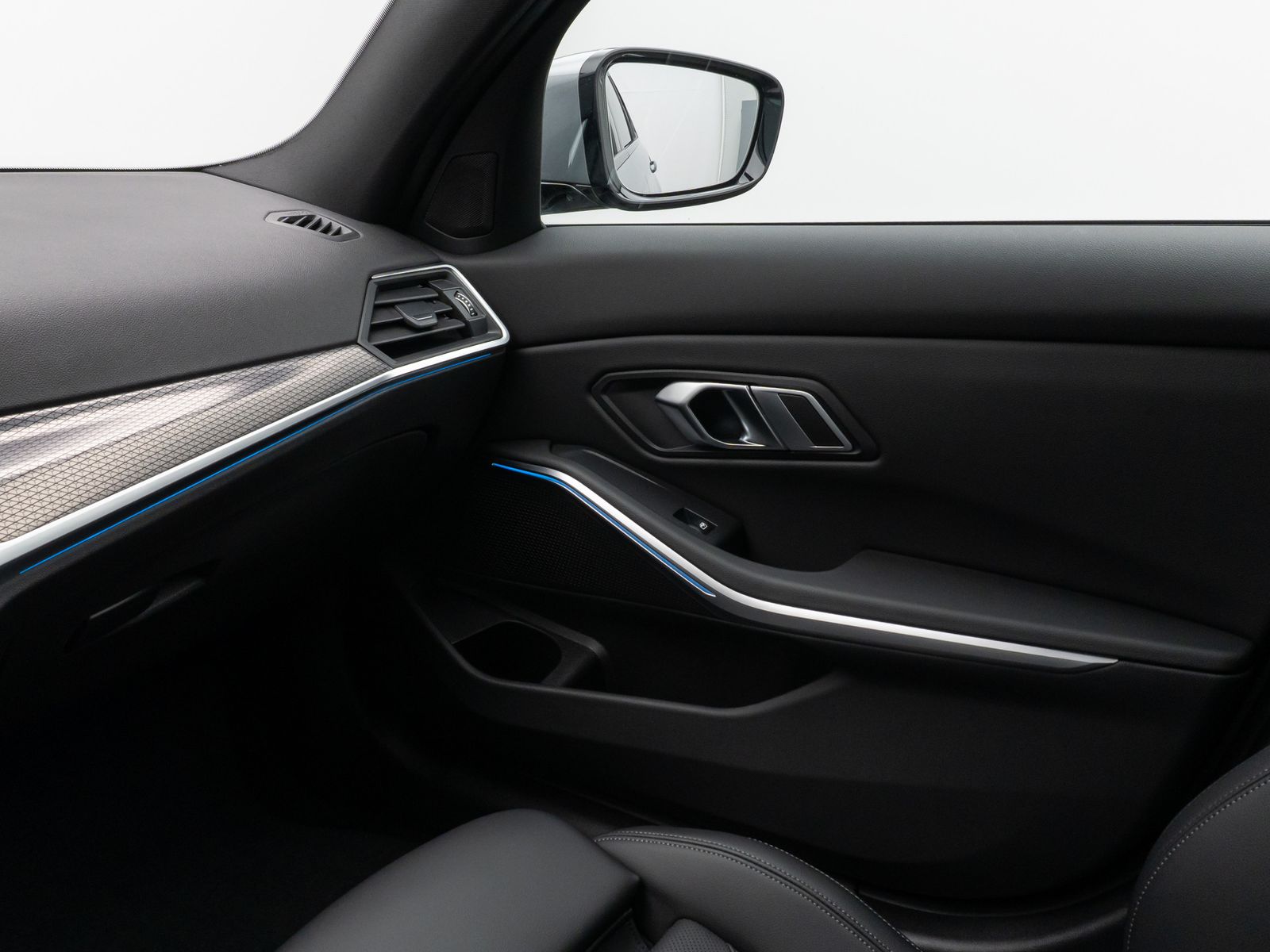 Fahrzeugabbildung BMW 330e M Sport Kamera DAB HiFi Stop&Go Komfort 19"