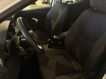 Toyota Yaris - 10