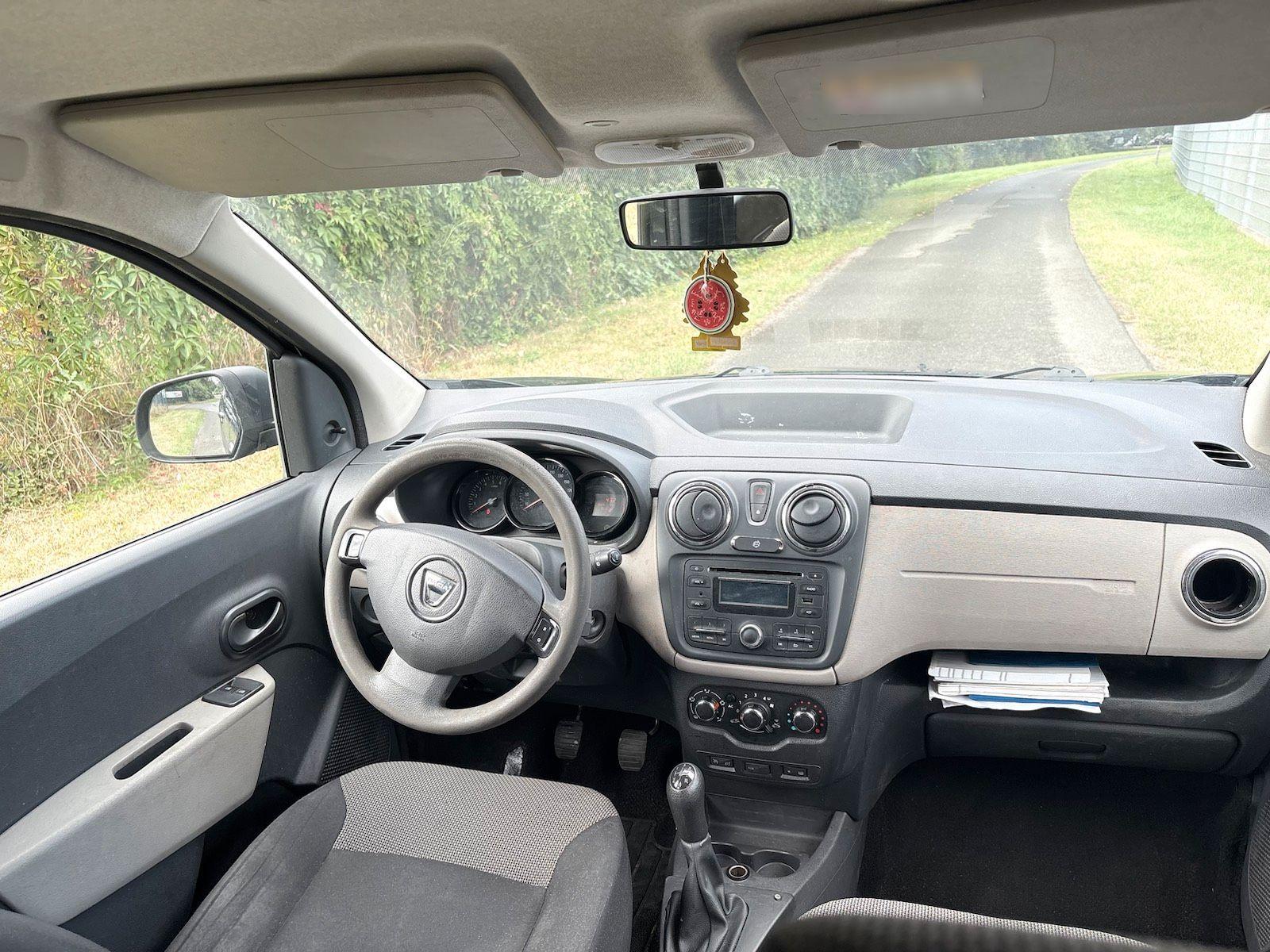 Dacia Lodgy 2015 — photo 8