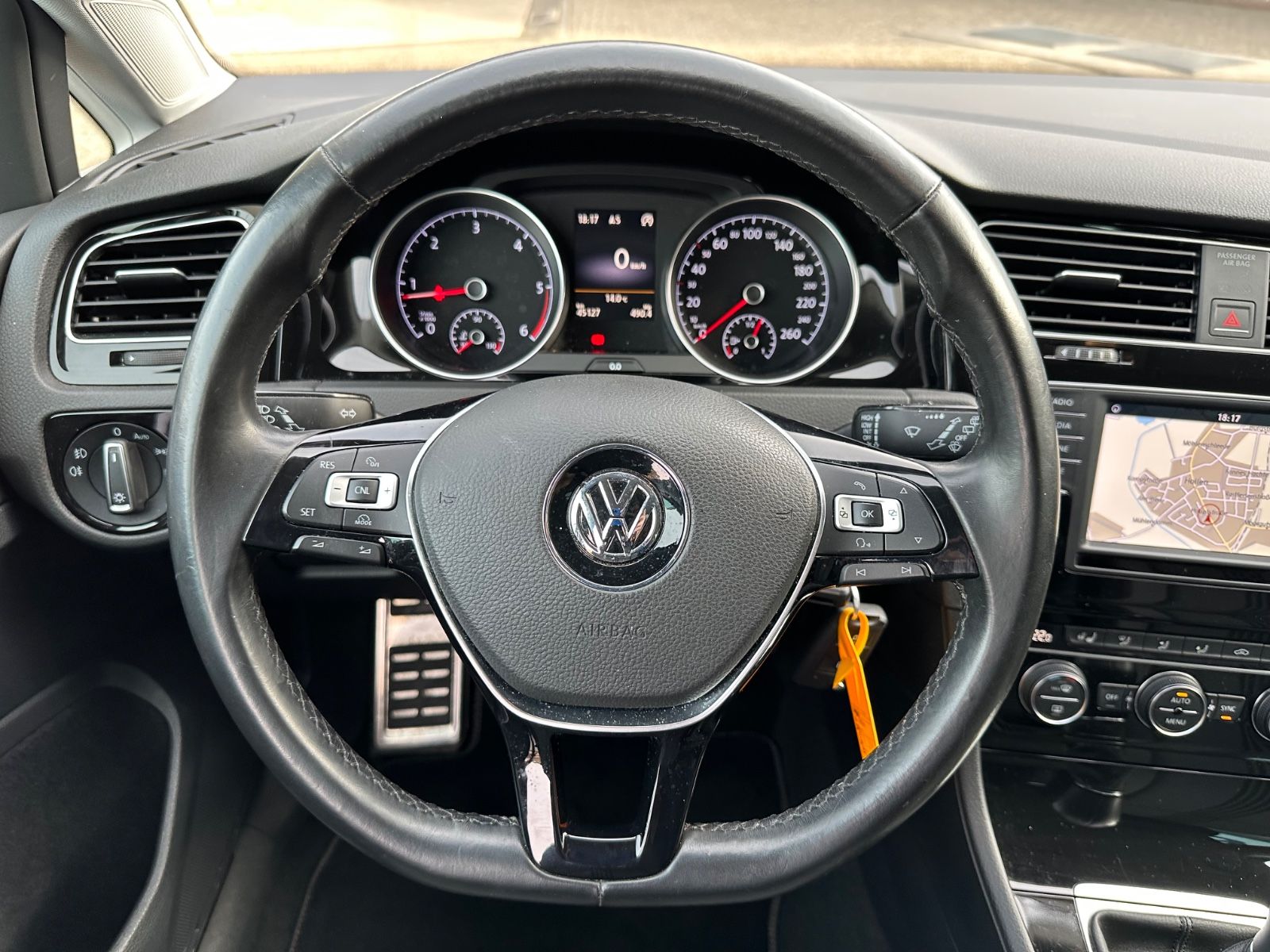 Fahrzeugabbildung Volkswagen Golf VII Variant 1.6 TDI Allstar AHK/Navi/SHZG