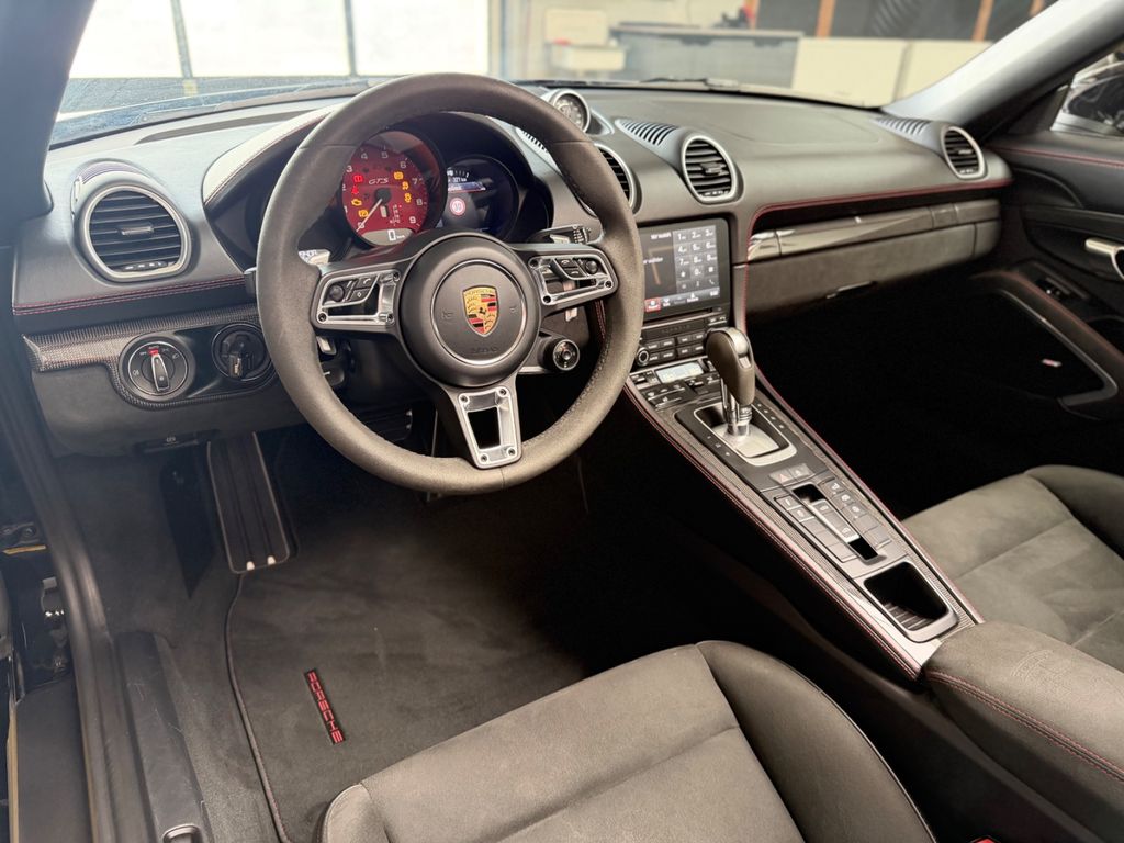 PORSCHE 718 Boxster/GTS 4.0/APPROV/GTS PAKET/BOSE/SP.CHR PORSCHE 718 Boxster/GTS 4.0/APPROV/GTS PAKET/BOSE/SP.CHR