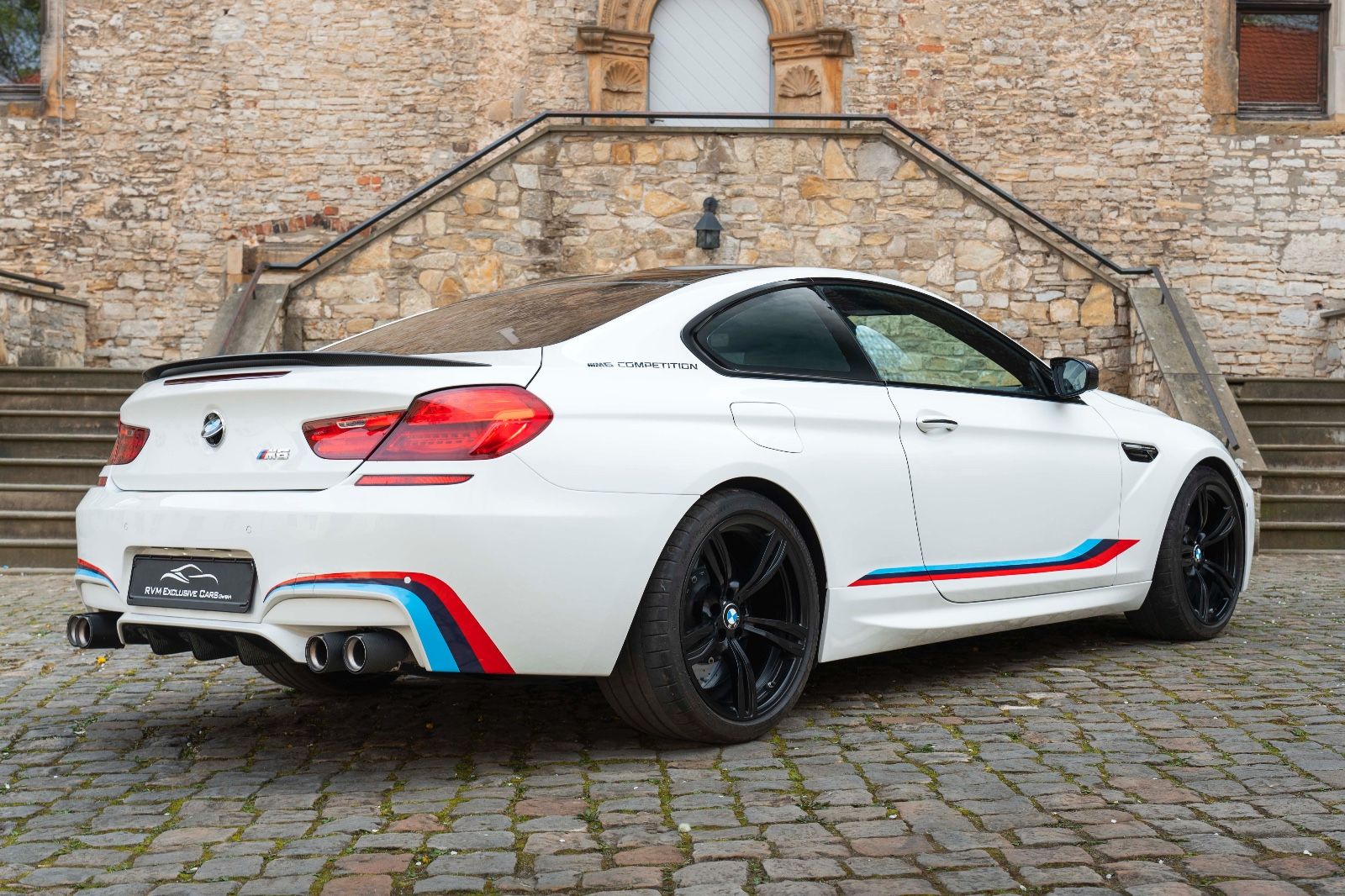 Fahrzeugabbildung BMW M6 Competition 1/100  B&O 360° Carbon LED