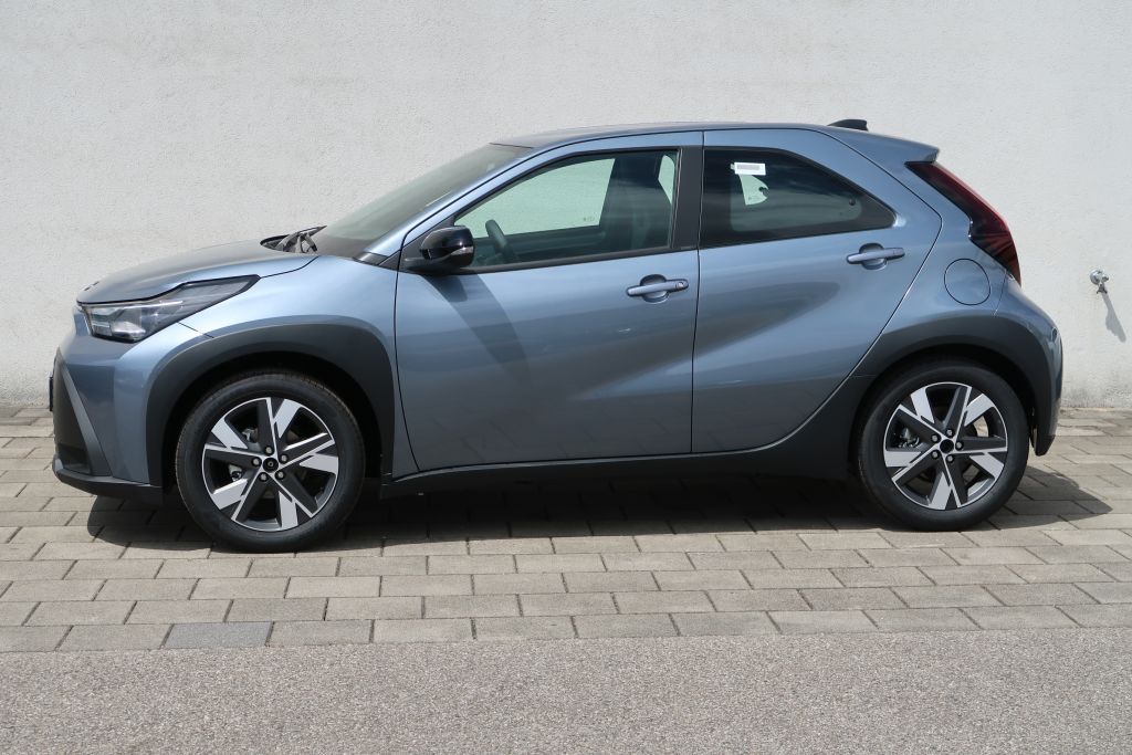 Toyota *LEASING* Aygo X 1,5 Hybrid Active+Sitzhz imagem 2
