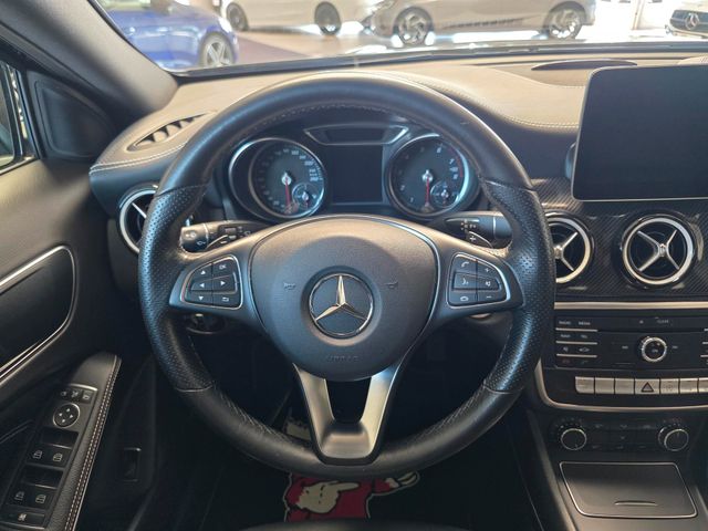 MERCEDES-BENZ GLA 200 — Foto 20