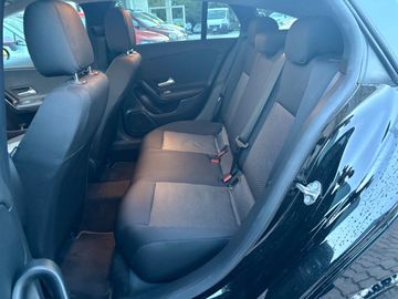 Mercedes CLA 180 Shooting Brake - 12