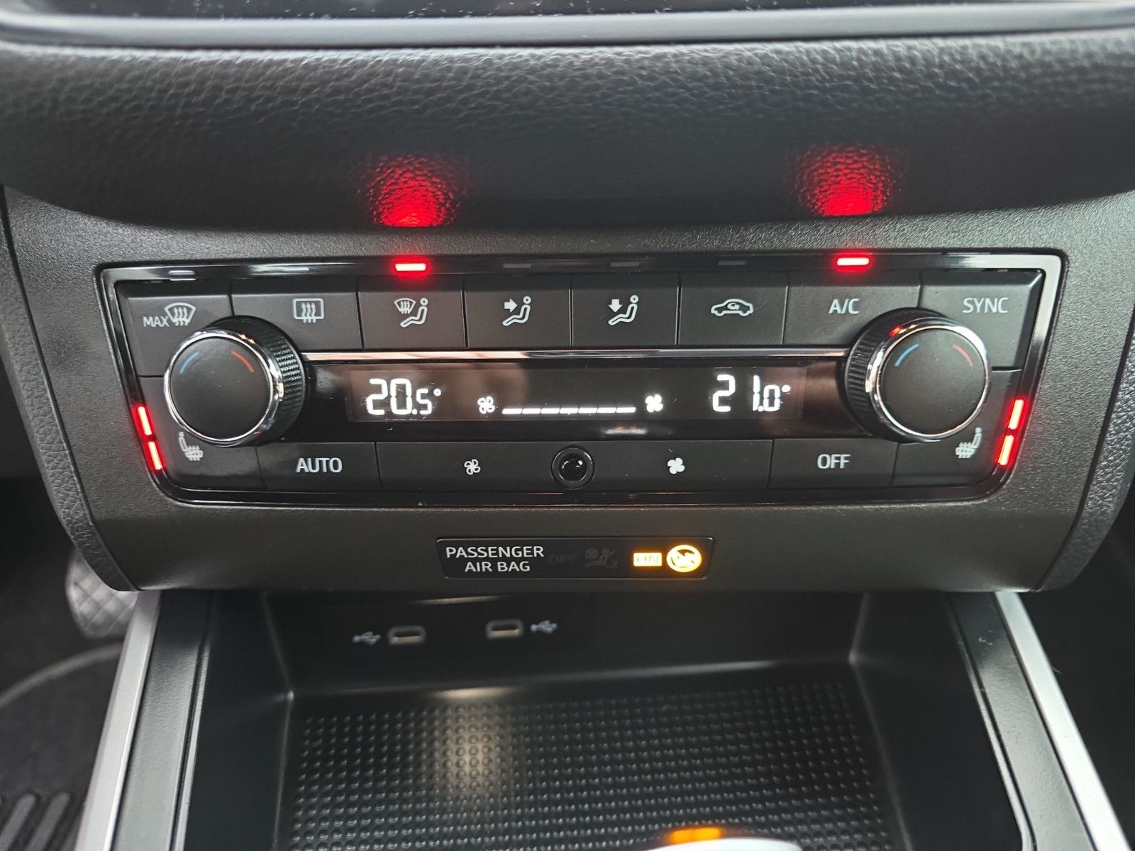 Fahrzeugabbildung SEAT Arona FR+DSG+Carplay+LED+AHK+PDC+AbstandTempomat
