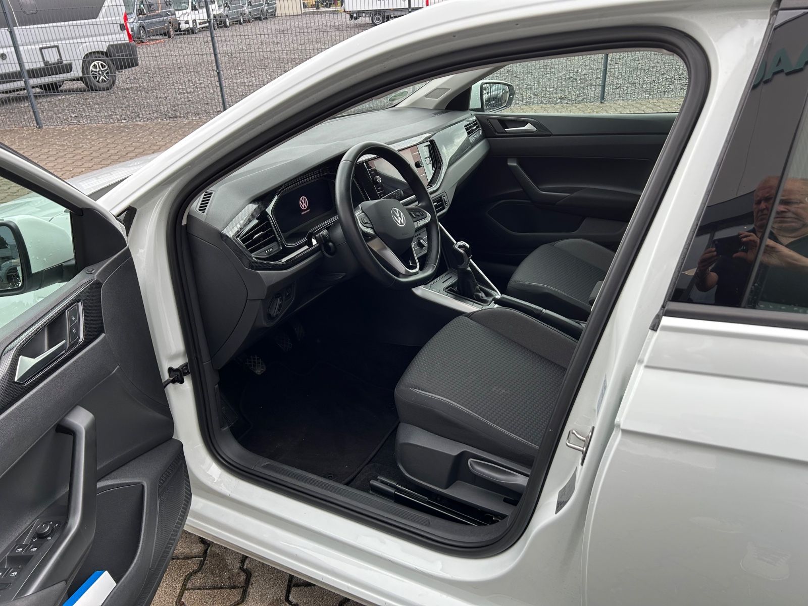 Fahrzeugabbildung Volkswagen Polo VI Life 1.0 TSI Klima SHZ Garantie !