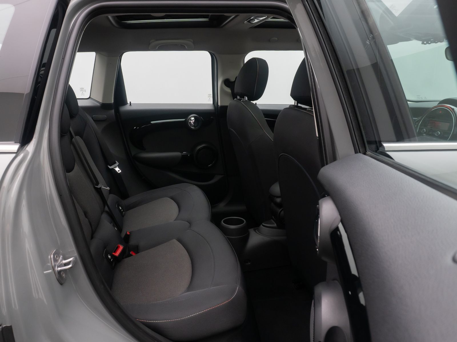 Fahrzeugabbildung MINI Cooper Clubman Tempomat ParkAss Panorama LM