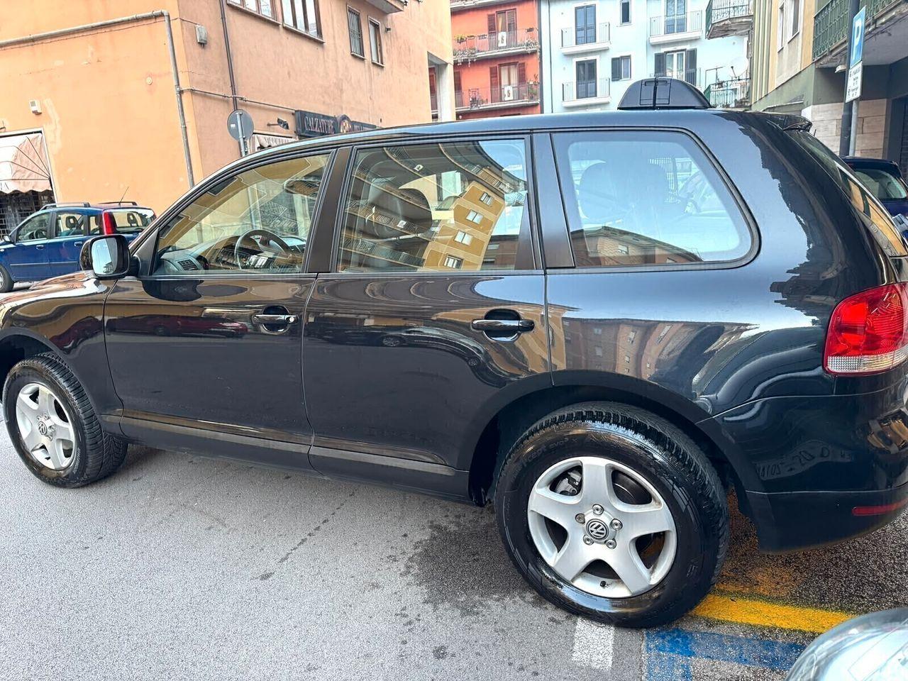 Volkswagen Touareg 2005 — photo 10