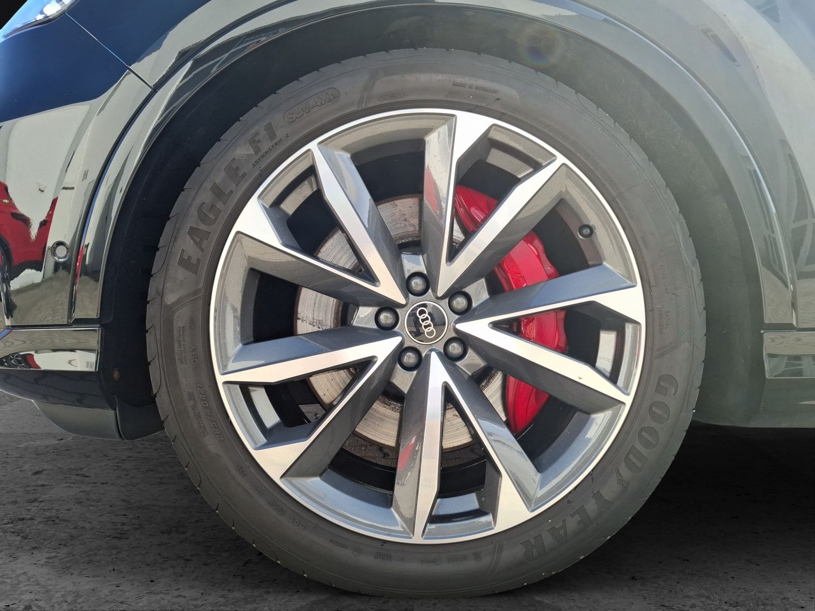 Fahrzeugabbildung Audi SQ7 4.0 TFSI comp. plus Matrix Standhzg Navi Luf