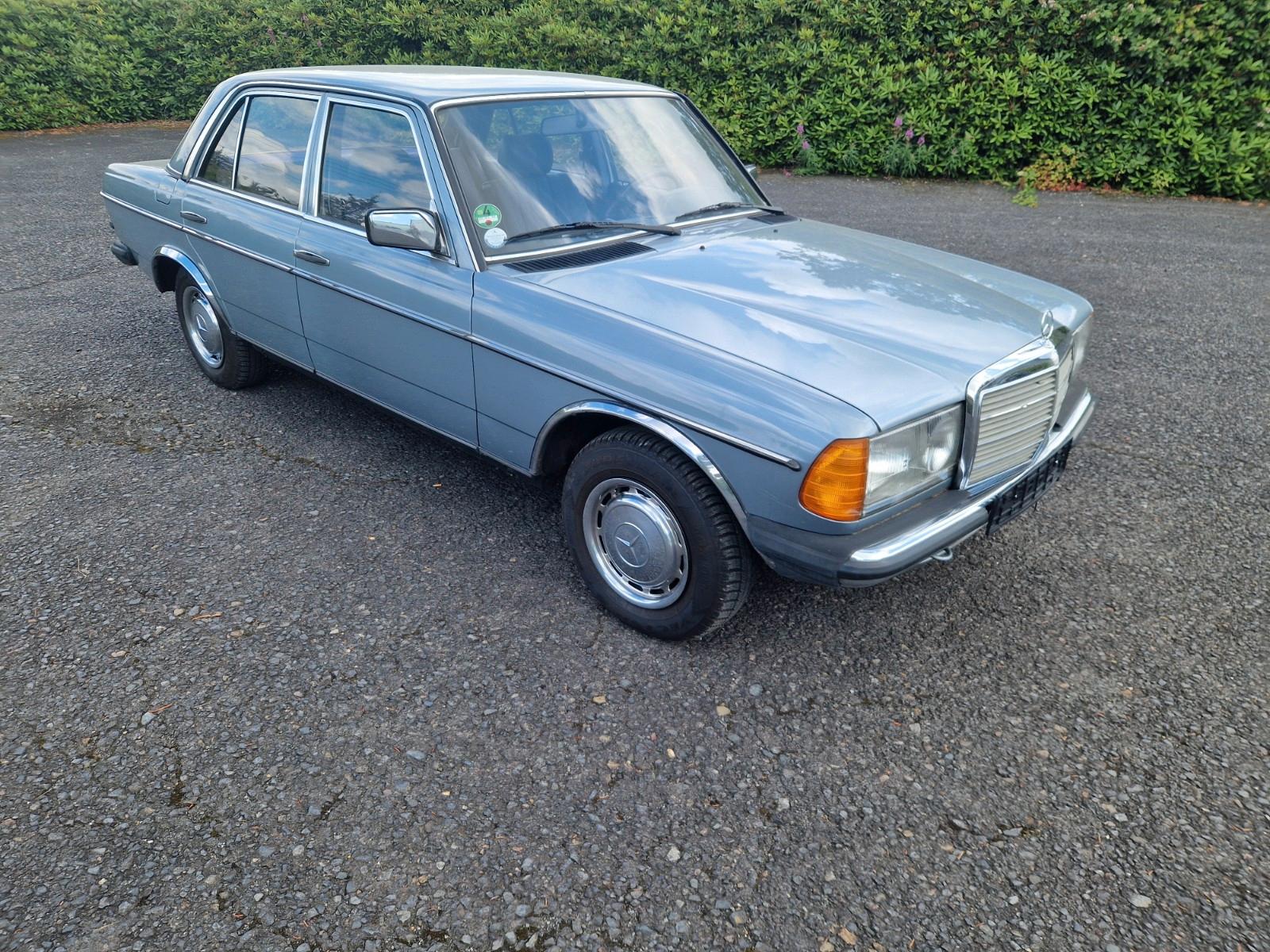 Mercedes-Benz 200 W123 Benzin 1. Hand Oldtimer H-Kennzeichen