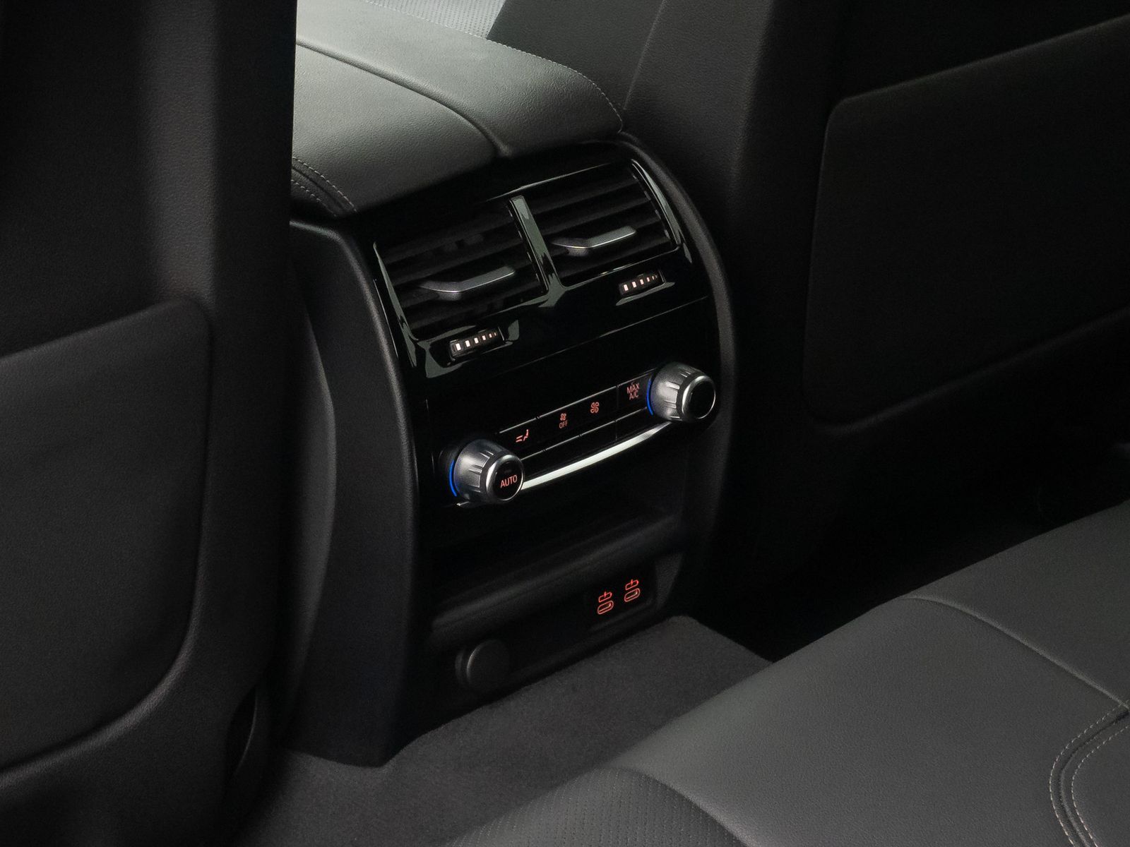Fahrzeugabbildung BMW 520d xD M Sport HUD DAB Alarm H/K Kamera AHK 19"