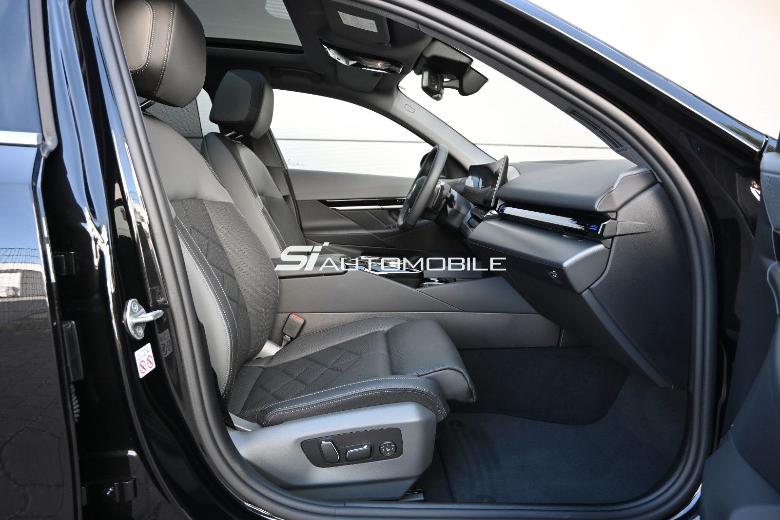 Fahrzeugabbildung BMW 520d xDr. °ACC°MERINO°STANDHEIZ°360°PANO°SITZBEL