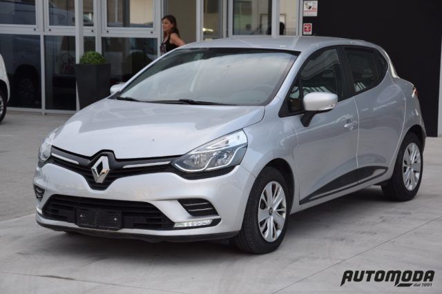 Renault RENAULT Clio 75Cv 12 V Moschino life TCE