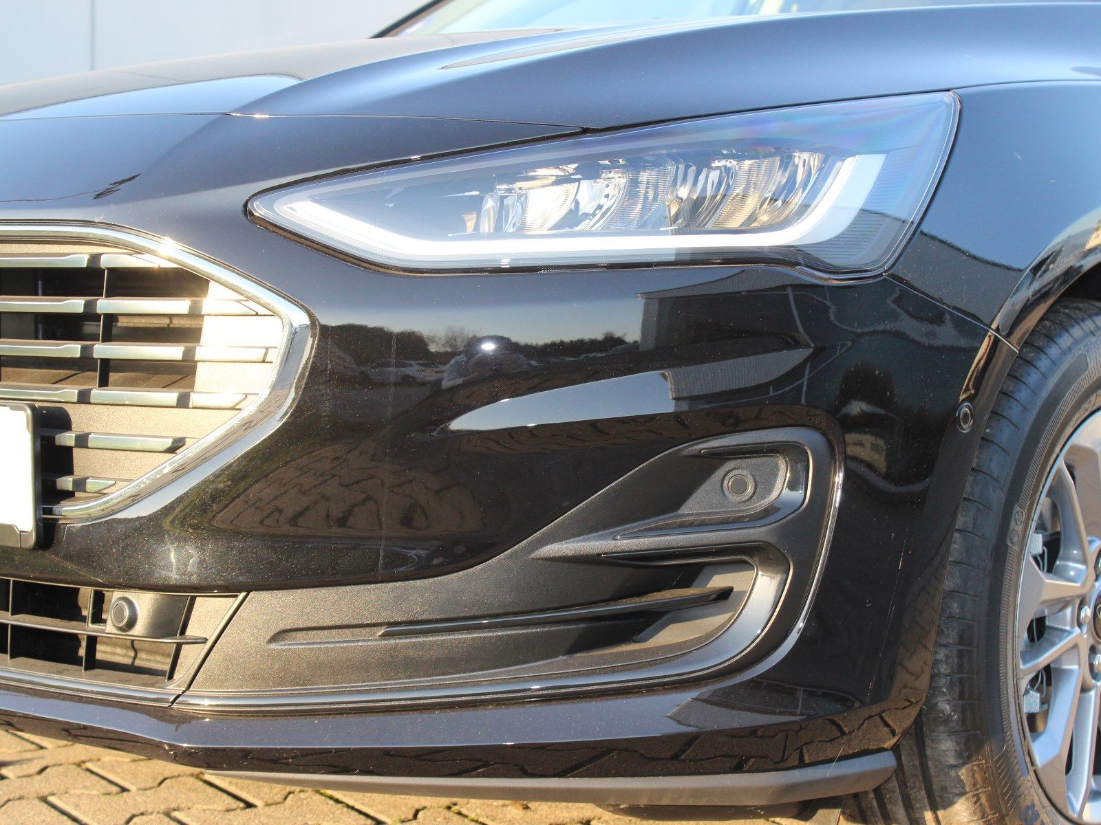 Fahrzeugabbildung Ford Focus Titanium 1,0 EcoBoost MildHybrid
