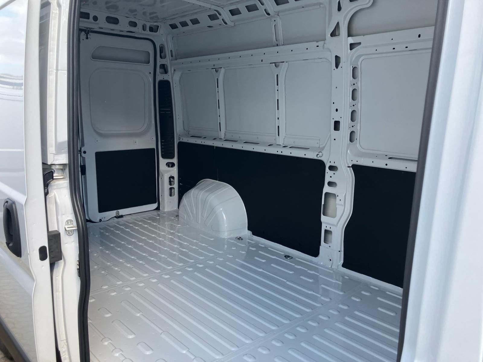 Fahrzeugabbildung Fiat Ducato Maxi L3H2 Kastenwagen 140 AT8