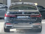 BMW 745e M Sport|LASER|FOND-ENTER|HUD|HARMAN|MASSAGE - schwarze BMW 745