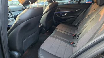Mercedes E 200 - 11