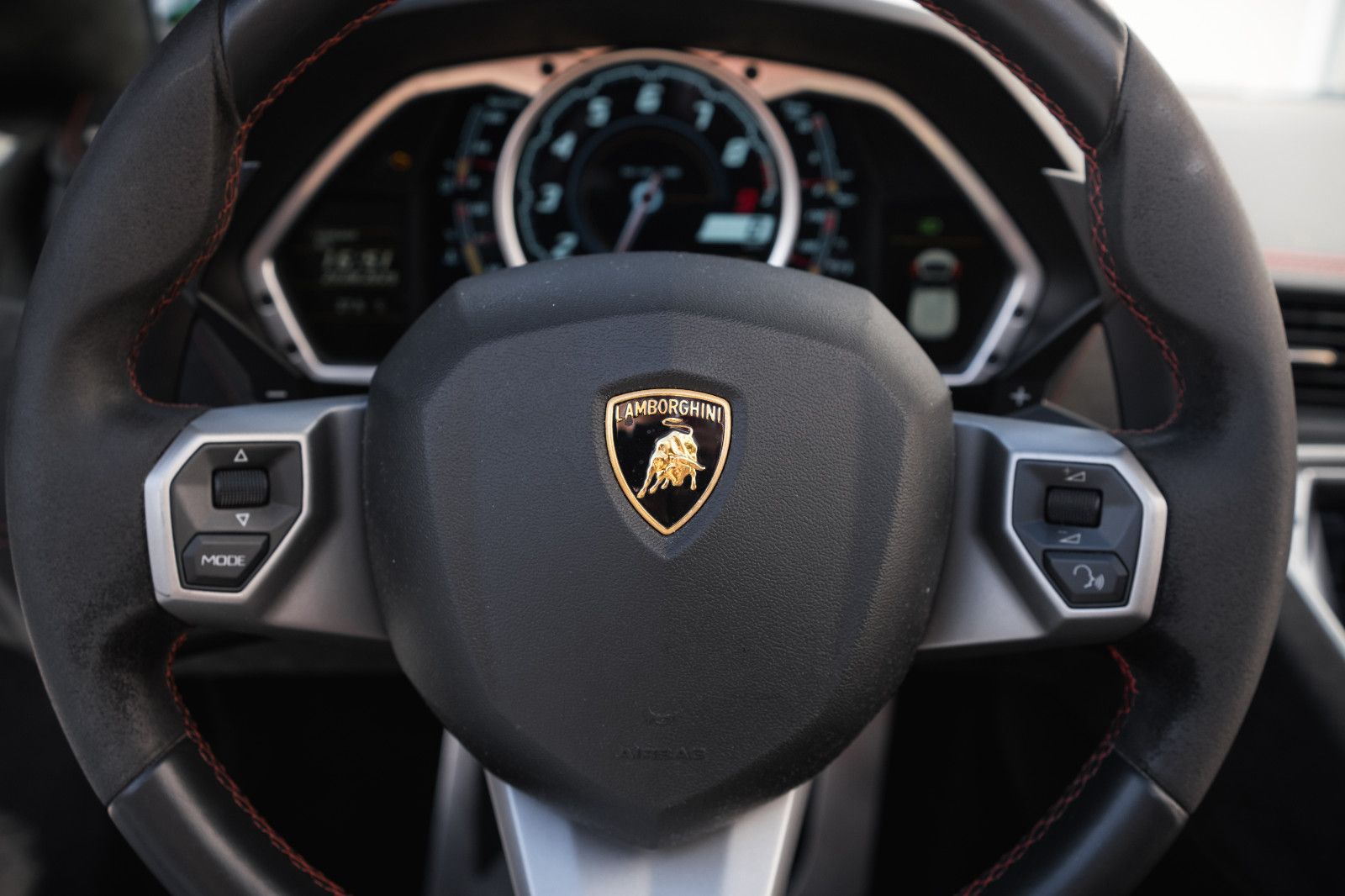 Fahrzeugabbildung Lamborghini LP 700-4 Roadster Pirelli Edition 1of100-Lift