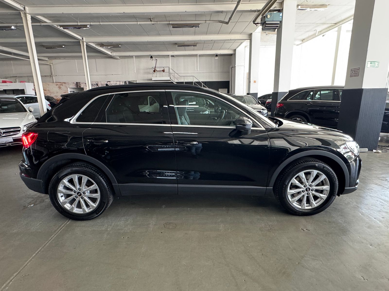 Fahrzeugabbildung Audi Q3 45 TFSI e S-TRONIC S-LINE ACC VIRTUAL LED KAM