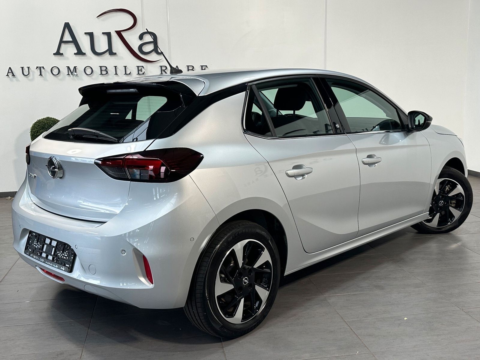 Fahrzeugabbildung Opel Corsa e Elegance NAV+LED+KAMERA+SHZ+KEYLESS