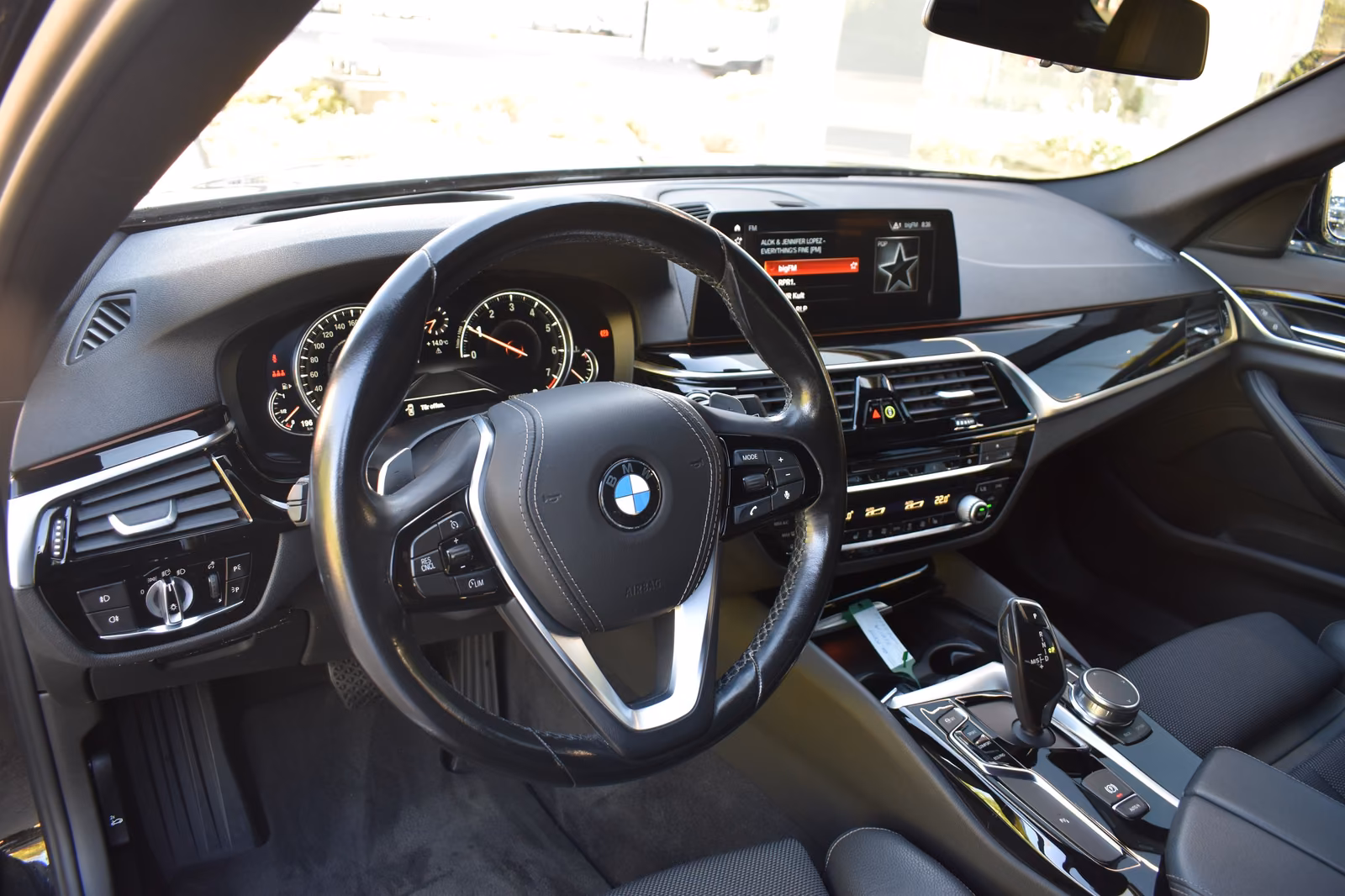 BMW 520i Touring Head-Up HiFi LED WLAN RFK Shz PDC
