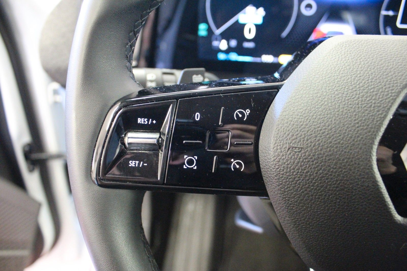 Fahrzeugabbildung Renault Megane E-Tech EV40 130hp Equilibre  Boost charge