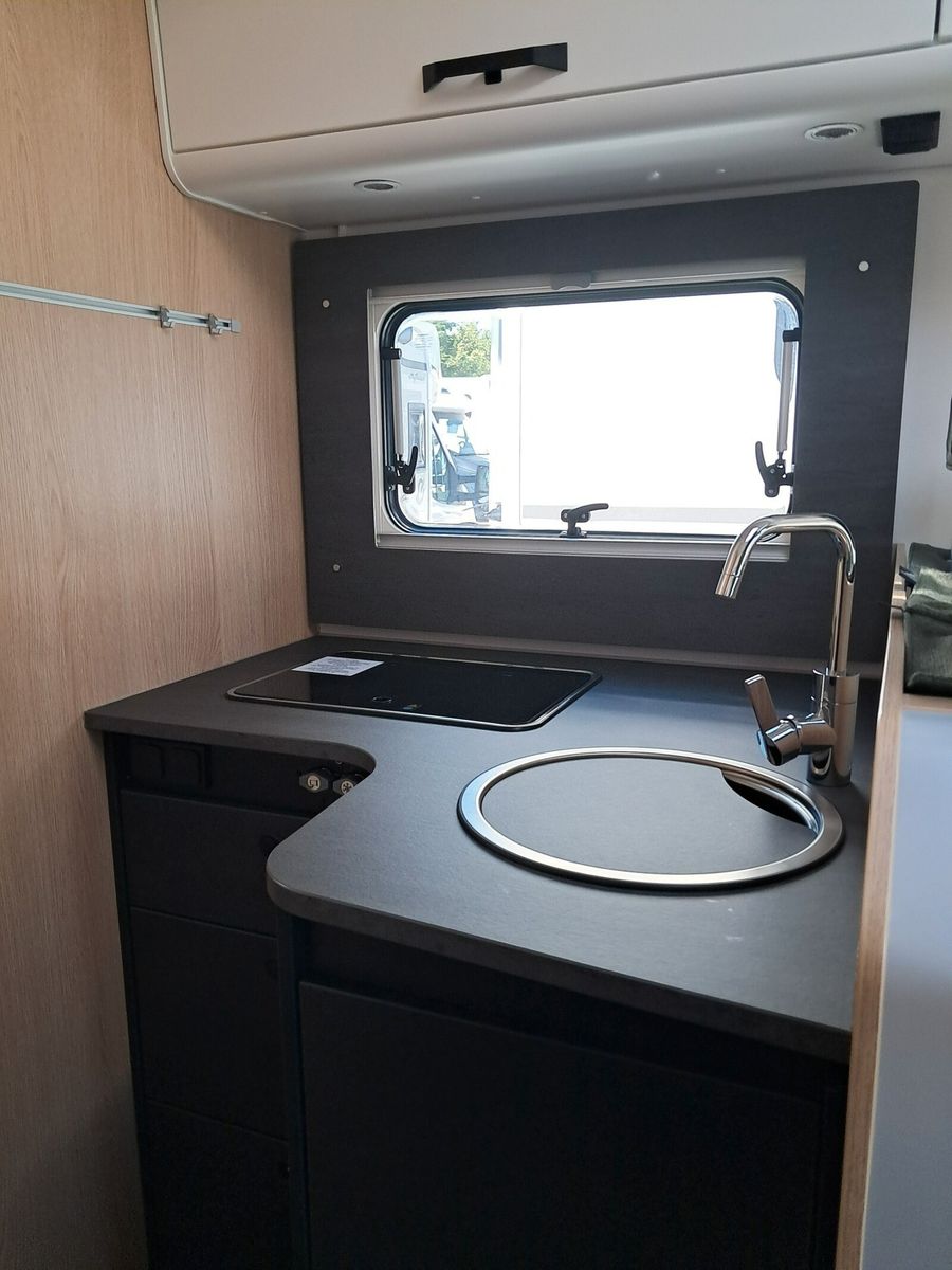 Fahrzeugabbildung Sunlight Adventure T Ford 690L Bi-Xenon Scheinwerfer