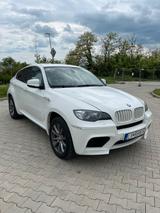 BMW X6 M - weiße BMW X6 M